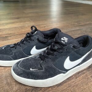 Nike Force SB Sneakers